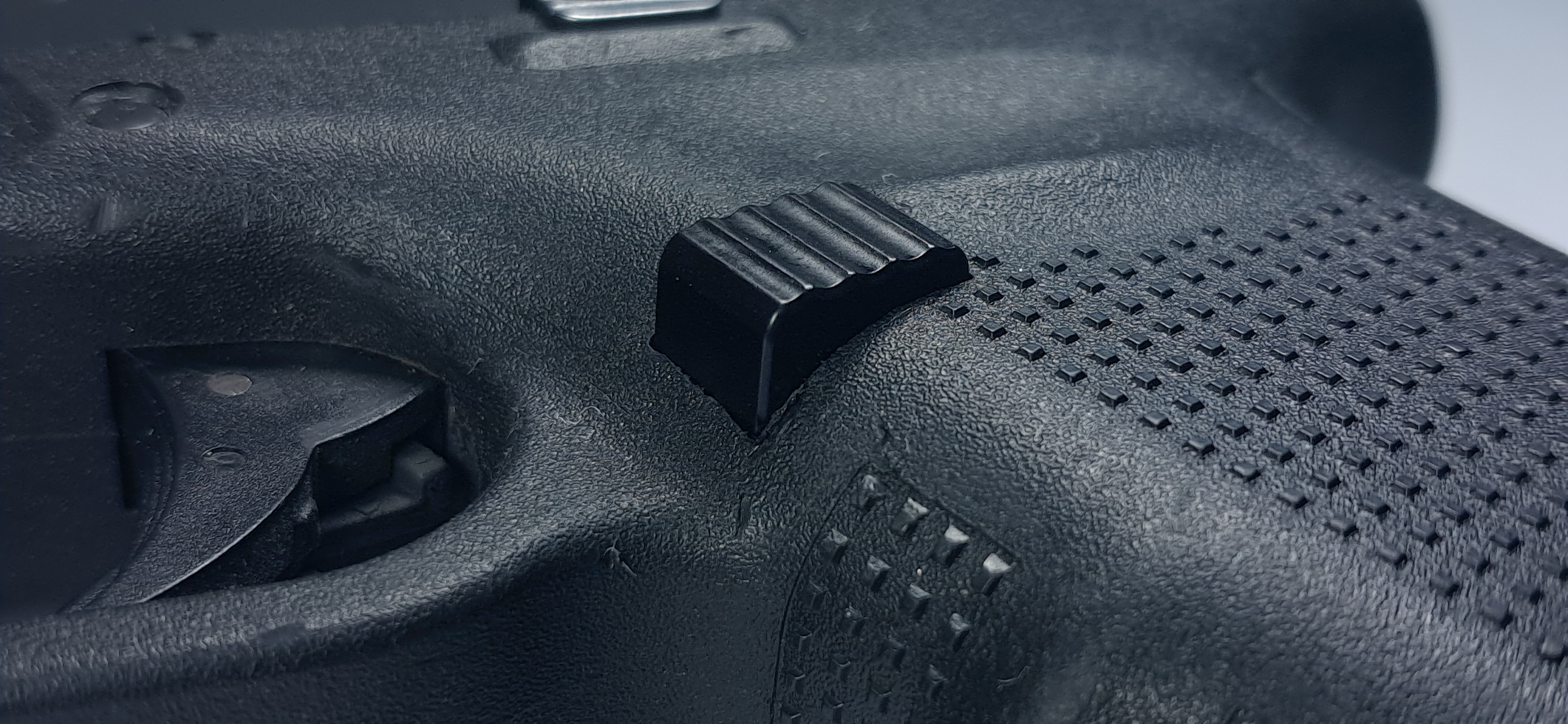 align-firearms-glock-magazine-release-black